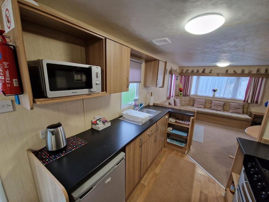 Homely 3 Bed Van @ Weymouth Bay Екстериор снимка