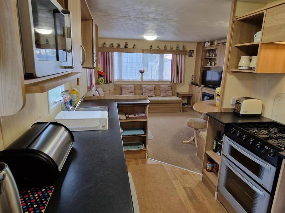 Homely 3 Bed Van @ Weymouth Bay Екстериор снимка